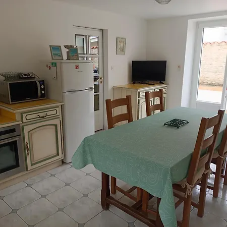 Holiday home Belle Maison Familiale Pres De La Rochelle Ferrieres (Charente-Maritime)