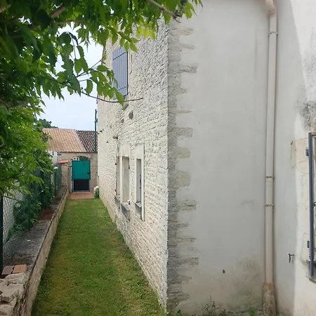 Belle Maison Familiale Pres De La Rochelle Holiday home Ferrieres (Charente-Maritime)